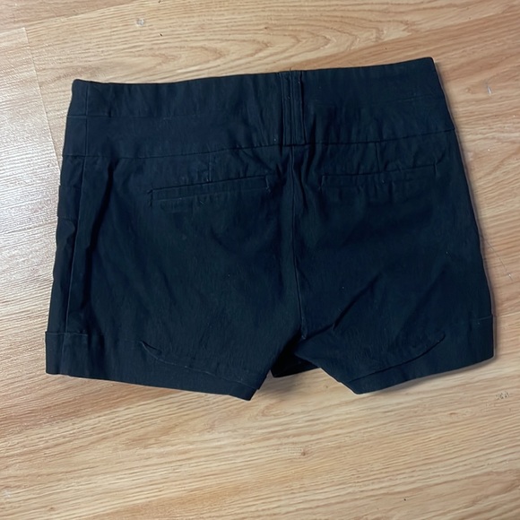 Black shorts - Picture 2 of 3